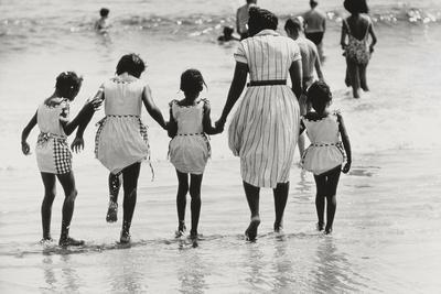 Mother and 4 Daughters Entering Water at Coney Island, Untitled 37, c.1953-64 - Photographic Print, 18x12